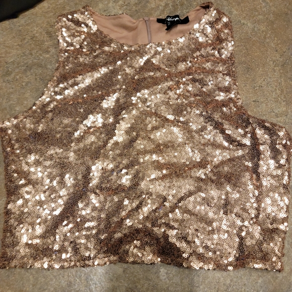 Cropped sparkly tank. - Picture 1 of 3